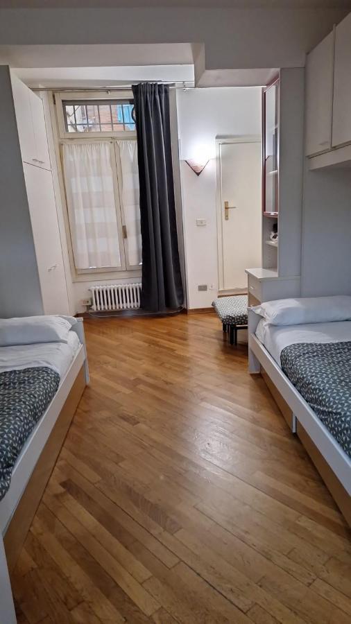 Апартаменты Historic Center - With 2 Single Beds Болонья Экстерьер фото